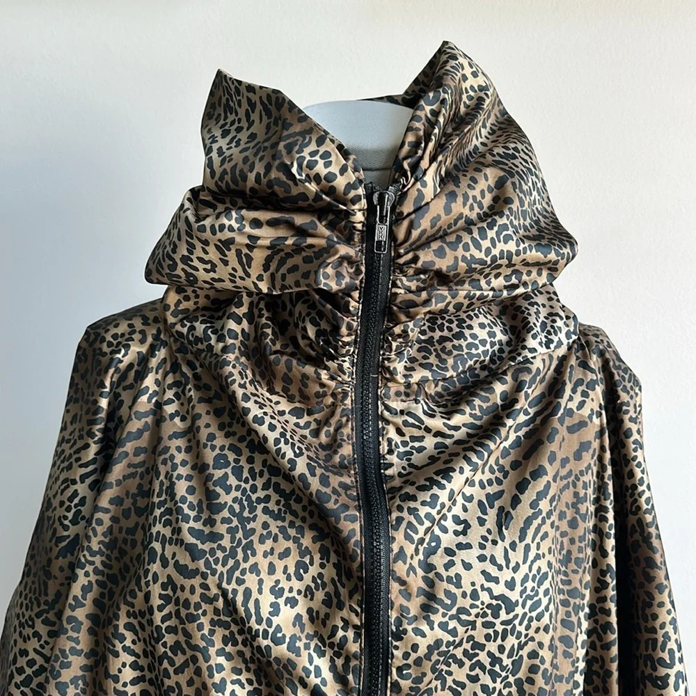 VTG Women’s Oversized Animal Leopard Print Rare Quirky Lightweight Windbreaker L